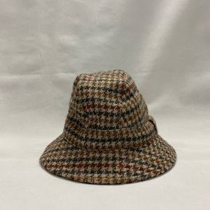 Charles Davis Hatter Wool bucket hat